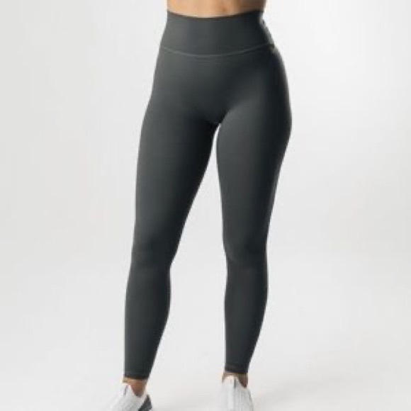 Alphalete Alphalux Essential Leggings Volcanic Ash - Picture 5 of 6